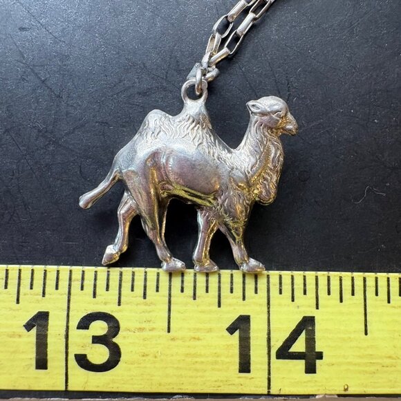 VTG Silver Tone Three Dimensional Camel Pendant Necklace Size 22.5" Length - Picture 9 of 10